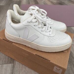 Veja V10 Women’s US 6